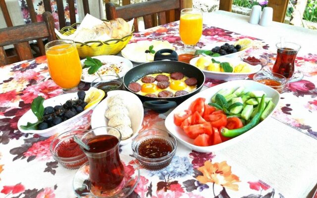 Kadir's Garden Adrasan