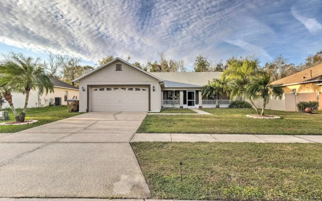 Kissimmee Retreat: Fenced-in Yard w/ Pool!