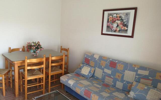 Apartment With Community Pool for 4 People