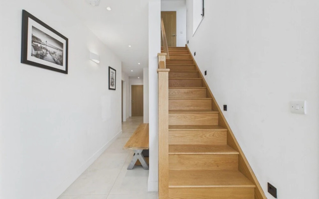 Oakwood House