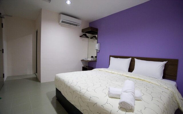 OYO 89480 Dream House Hotel