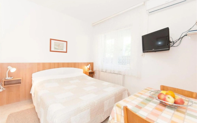 Mate - free parking - SA1(2)