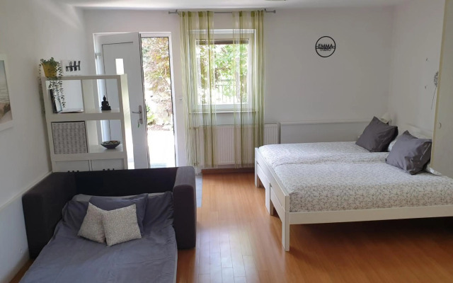 Studio EMMA Ljubljana - FREE parking, AC, Wifi