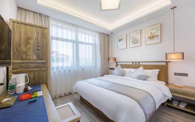 Floral Hotel Red Forest Yuyao