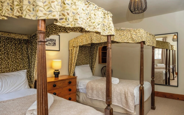 Watermouth Castle, Penn-curzon Apartment