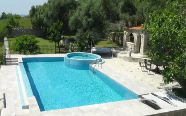 Villa Ana