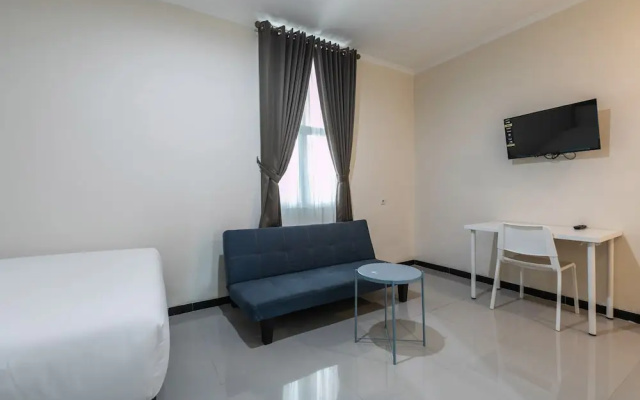 Griya Loka Syariah by OYO Rooms