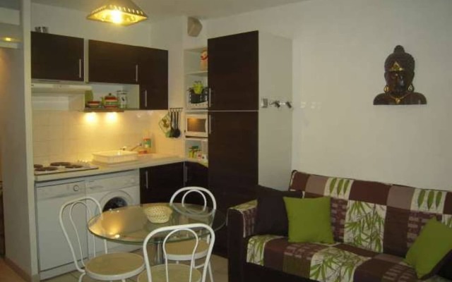 "le Byblos" -beau Studio/cabine En Front De Mer-