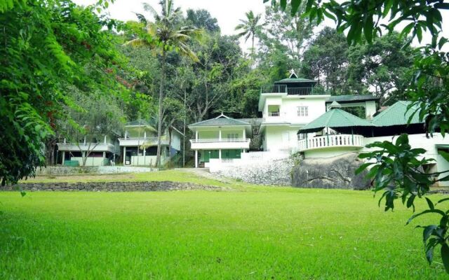 Aruvi Resorts