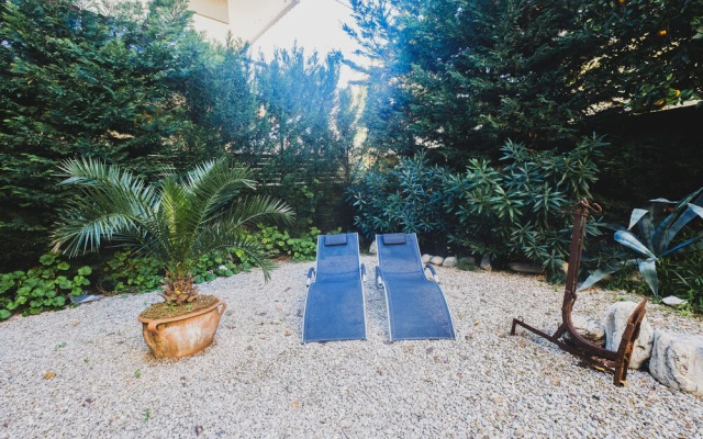 Stylish Garden Home - Holidays in Chania