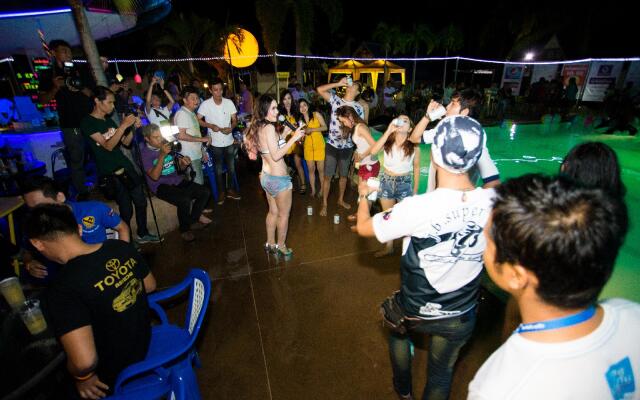 Castle Howchow Beach Resort Hotel