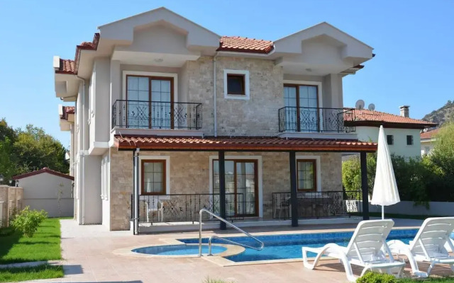 Stunning 4-bed Villa Konak Private & Pool