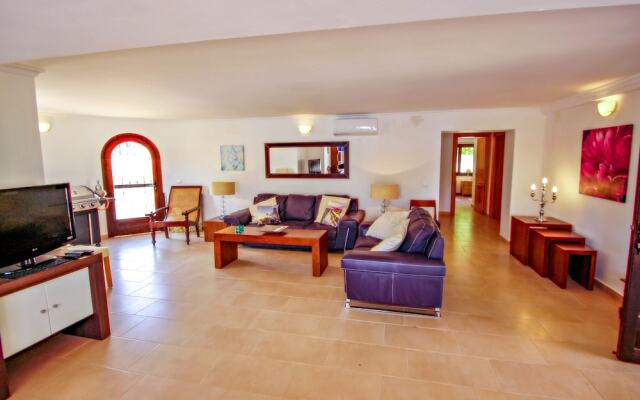 Alice Holiday Home With Private Swimming Pool In Benissa