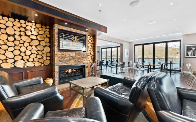 Lake Views at The Shores - Private Apartment
