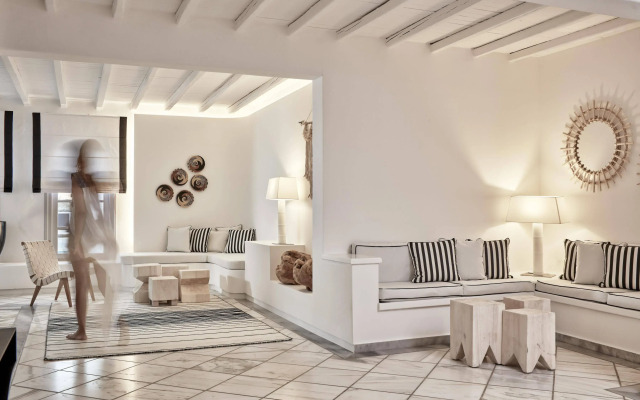 Mr & Mrs White Paros