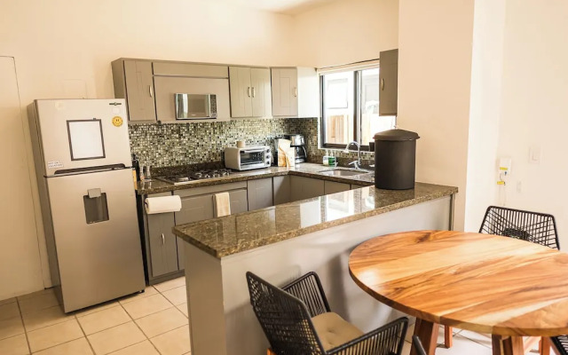 Grand Villa w Private Patio & Parking