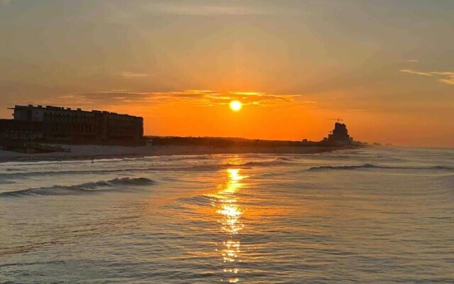 2b/2b w/ Pool & Tennis Court, Sleeps 6