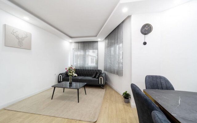 Central Flat Near Popular Attractions in Muratpasa