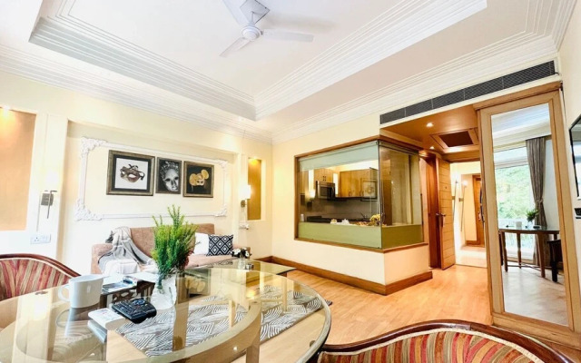 BluO 1BHK - DLF Galleria | BathTub, Balcony, Suite