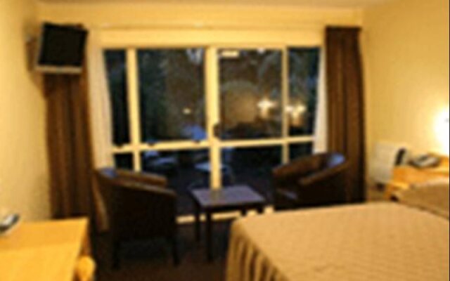A K West Motel