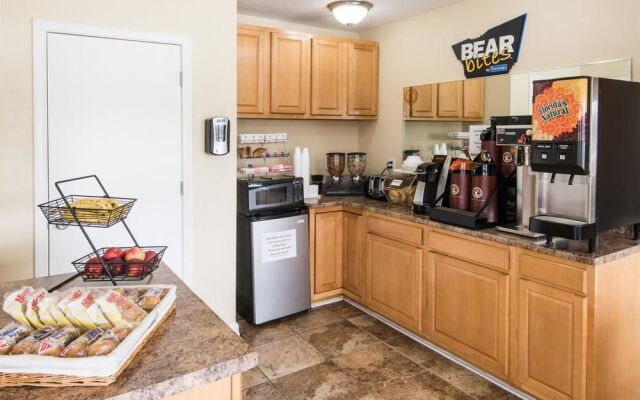 Travelodge Grove City