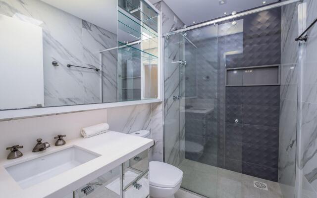 Apto próximo a praia em Jurerê ELU204