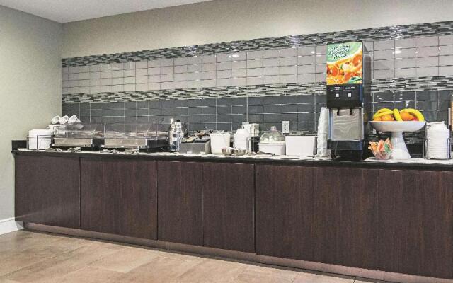 La Quinta Inn Detroit Utica