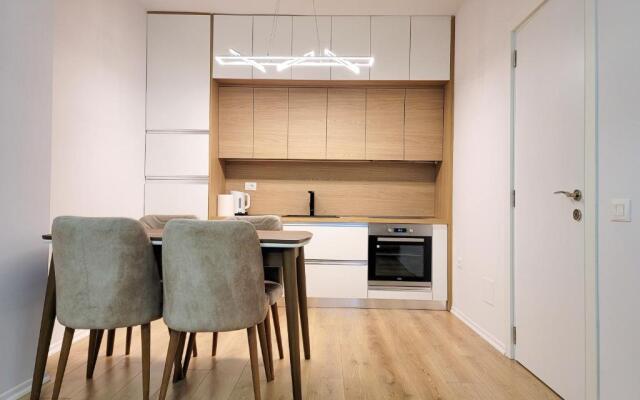 Boulevard 2 BR Apartment