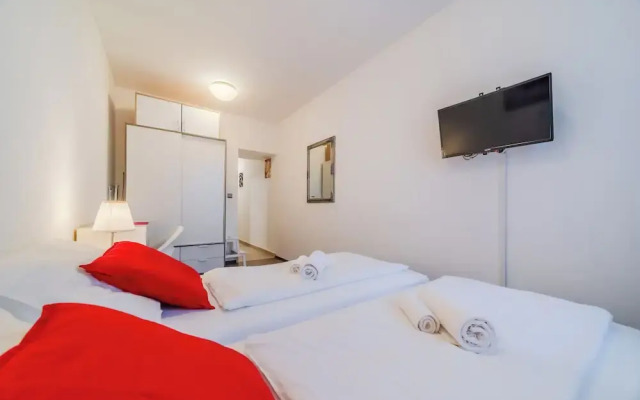 Red Vibe Studio Central 2