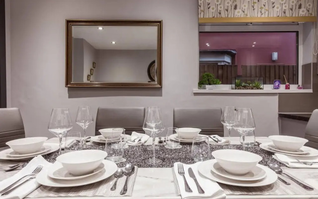 North Central London House/ Sleeps8/garden/wifi