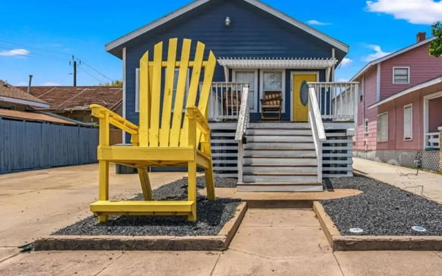 Great Location Go Beyond the Blue