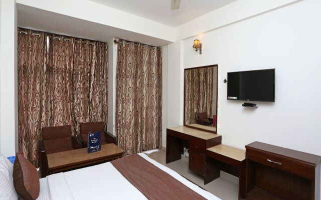 OYO 13243 Hotel City Castle