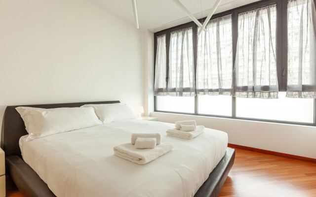 Larga - 1446 - Milan - HLD 37319