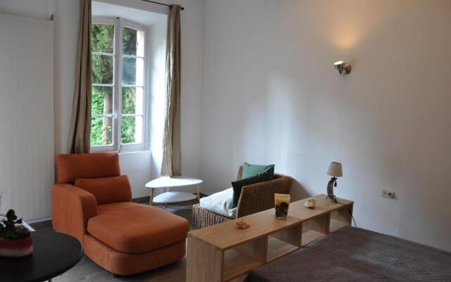 location studio meublé