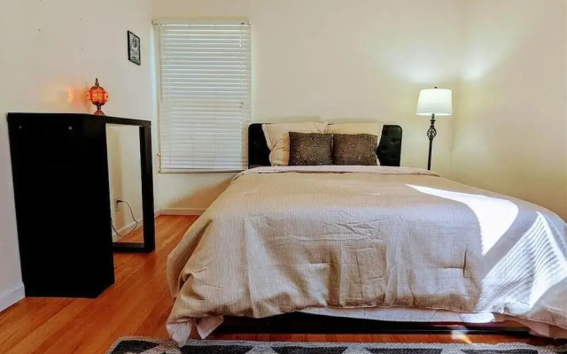 Convinient Location in Los Angeles