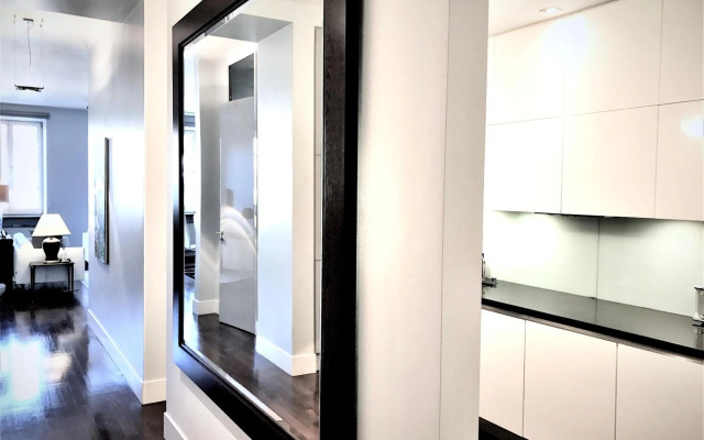 MONDRIAN Luxury Suites & Apartments Market Square IV