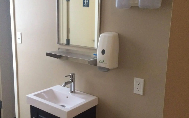 Hostelling International Niagara Falls