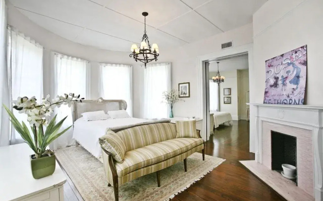 Sealy Hutchings Mansion by RedAwning