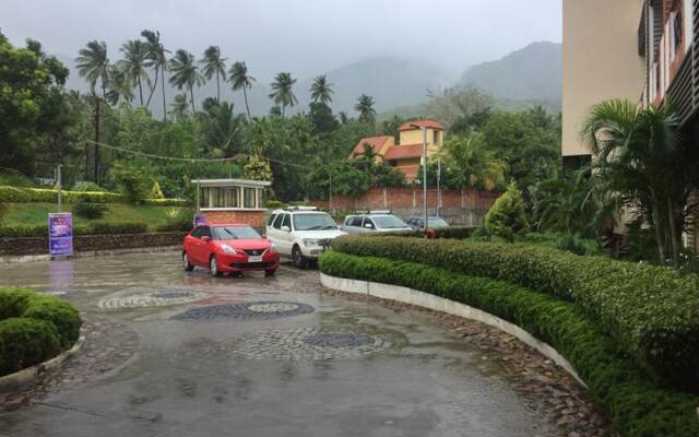 5 Falls Resort
