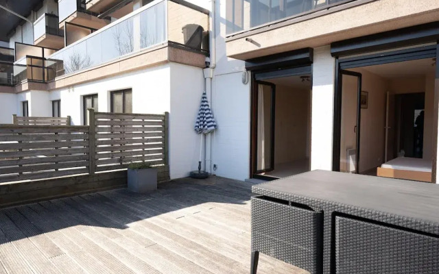 Apartment With Private Balcony