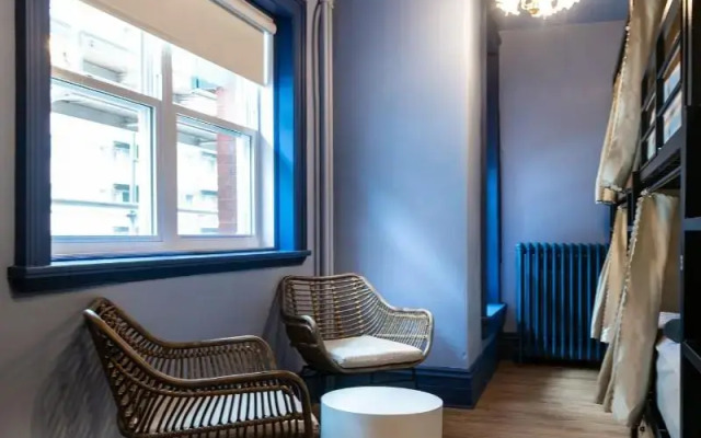 Qbeds Hostel