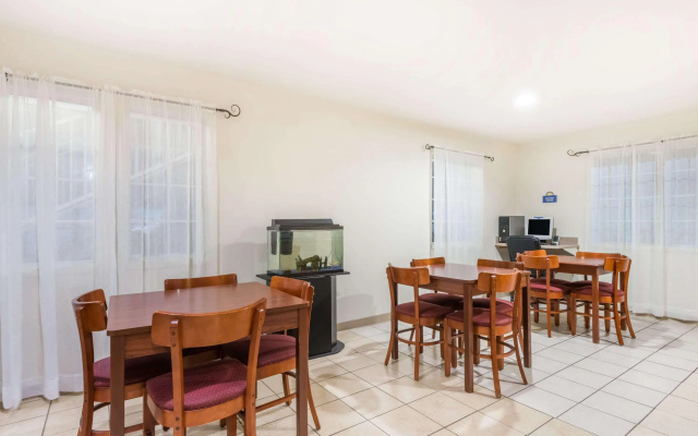 Days Inn by Wyndham Andover