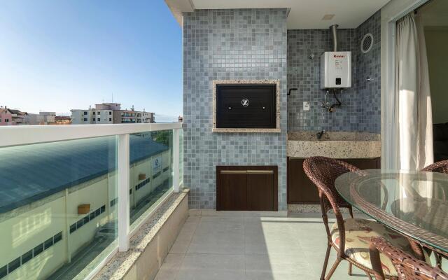 Apartamento 2 quartos sendo 1 suíte 80 metros da praia