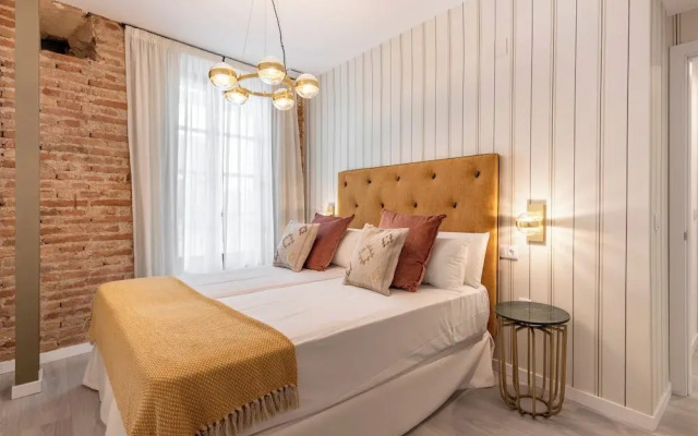 Apartamentos Puerta Elvira Suites 3000