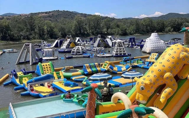 Beautiful Holiday Home With Garden