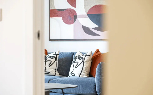 Waterside Flat in Central Leeds