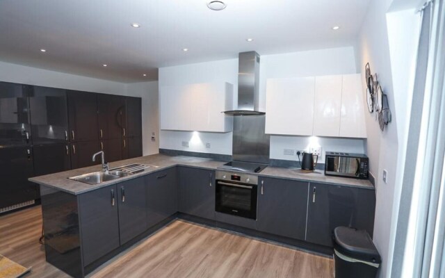 Immaculate 2-bed Apartment in London