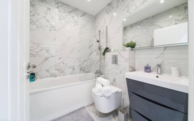 Livestay - Luxury 2bed Apartment With Free Parking