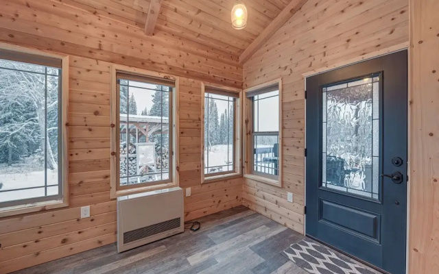 Custom Kasilof Cabin on 40 Private Acres