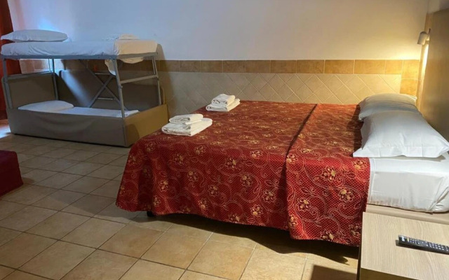 Hotel Alex Square